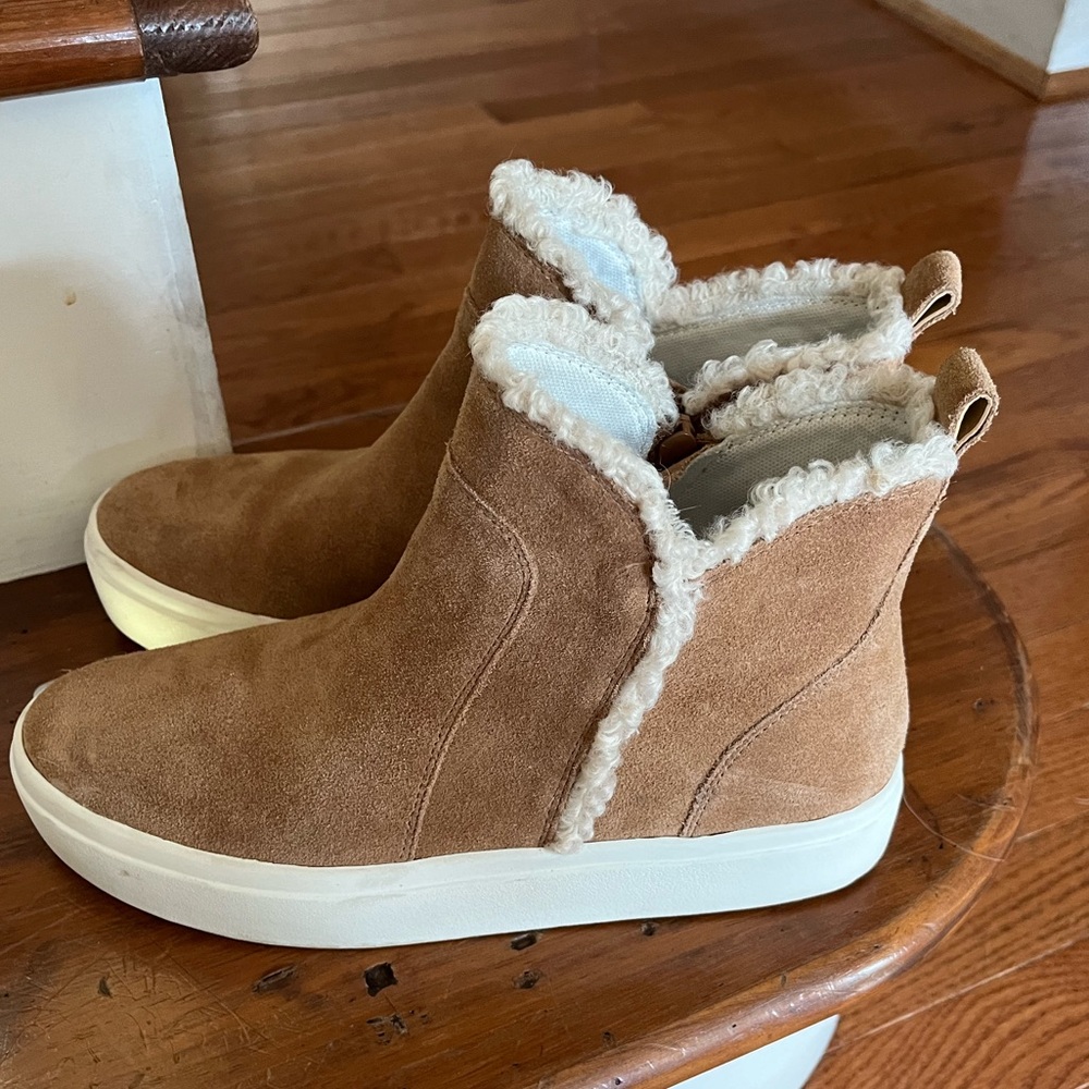 SOLE SOCIETY Teagan Sneakers in Walnut - Picture 4 of 9
